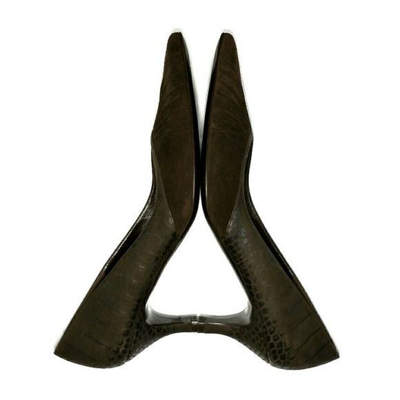 Salvatore Ferragamo Pleated Pointed Toe Kitten - Picture 2 of 8